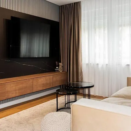 Royalux Kennedy Residences Apartament Belgrad
