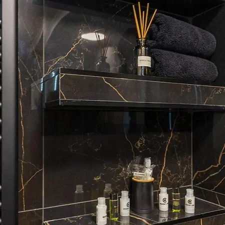 아파트 Royalux Kennedy Residences *