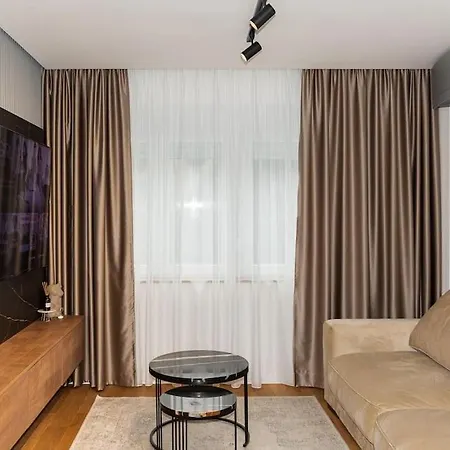 Royalux Kennedy Residences Apartament Belgrad